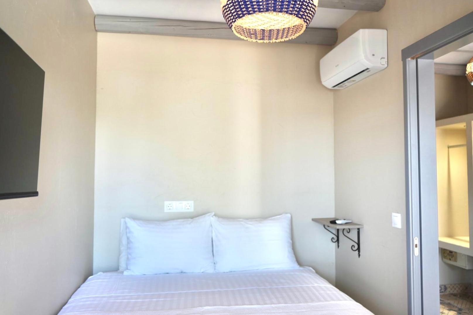 George Suites Stegna Arhángelosz Kültér fotó