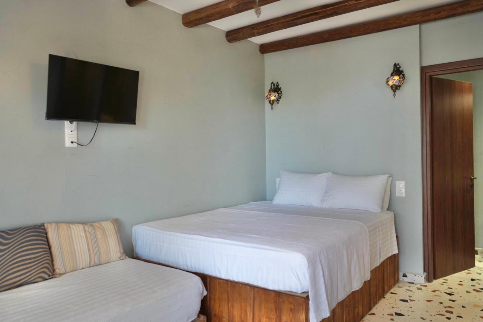 George Suites Stegna Arhángelosz Kültér fotó